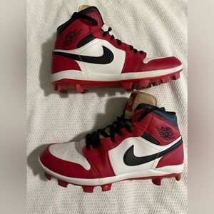 Nike Men's Jordan 1 Retro MCS High Baseball Cleats